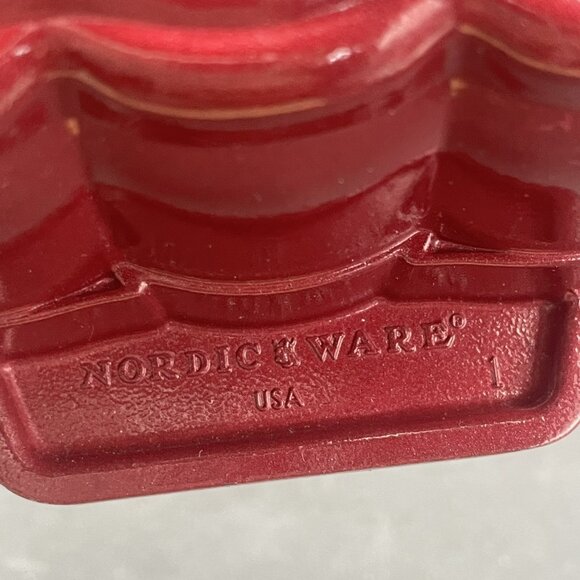 Red Nordic Ware Gingerbread Man Loaf Pan Pound Christmas Cake Bread Mold - Picture 3 of 7